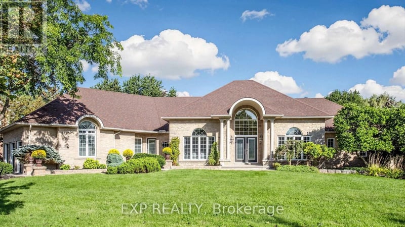 36 Maplehyrn Avenue, East Gwillimbury (Sharon), Ontario, L0G1V0, East Gwillimbury (Sharon), Ontario — photo 1 of 5