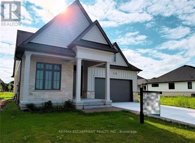 15 Oakley Drive, Niagara-on-the-Lake (Virgil), Ontario, L0S1J0, Niagara-on-the-Lake (Virgil), Ontario — photo 1 of 5