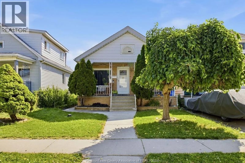 1172 MARION Avenue, Windsor, Ontario, N9A2J4, Windsor, Ontario — photo 1 of 5