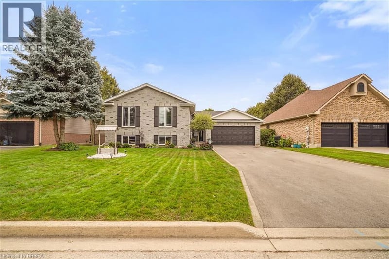 26 MACPHERSON Drive, Paris, Ontario, N3L4C6, Paris, Ontario — photo 1 of 5
