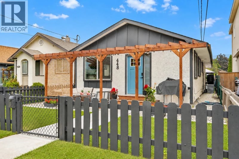 448 Caribou Street, Penticton, British Columbia, V2A5W6, Penticton, British Columbia — photo 1 of 5