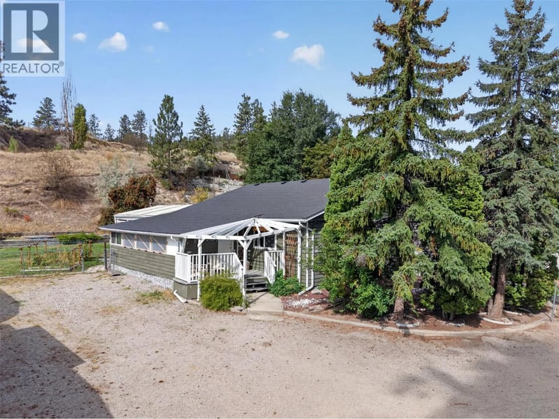 8008 Victoria Road, Summerland, British Columbia, V0H1Z2, Summerland, British Columbia — photo 1 of 5