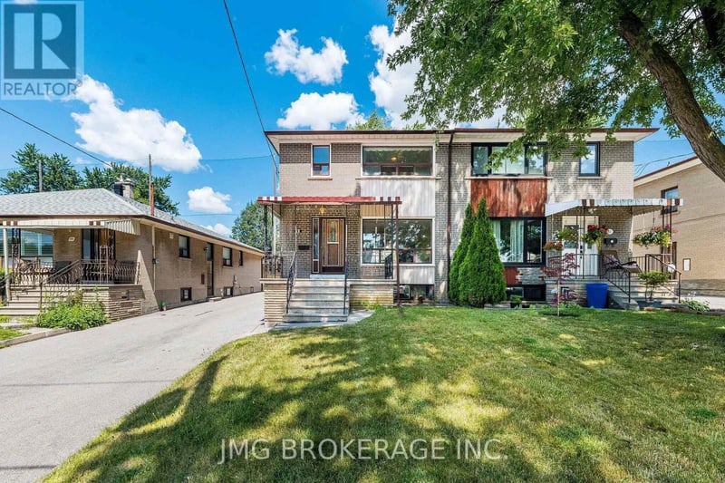 53 Foxrun Avenue, Toronto (Downsview-Roding-CFB), Ontario, M3L1L9, Toronto (Downsview-Roding-CFB), Ontario — photo 1 of 5