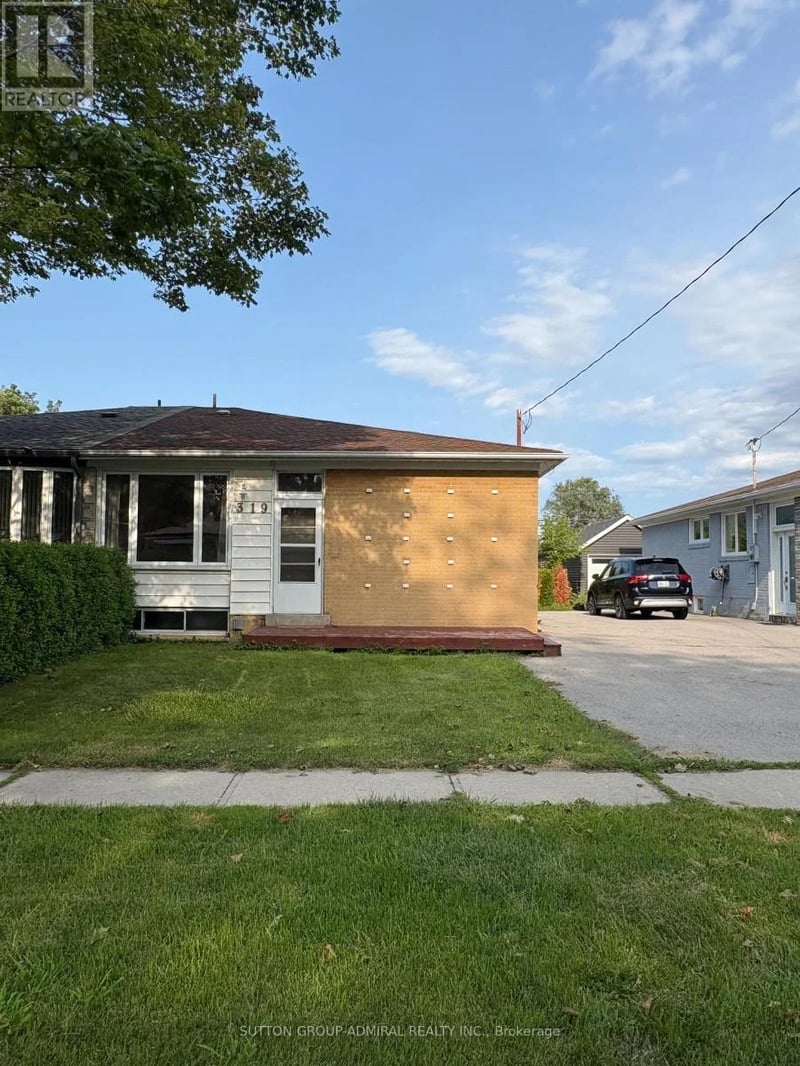 319 Dovedale Drive, Whitby (Downtown Whitby), Ontario, L1N1Z8, Whitby (Downtown Whitby), Ontario — photo 1 of 5
