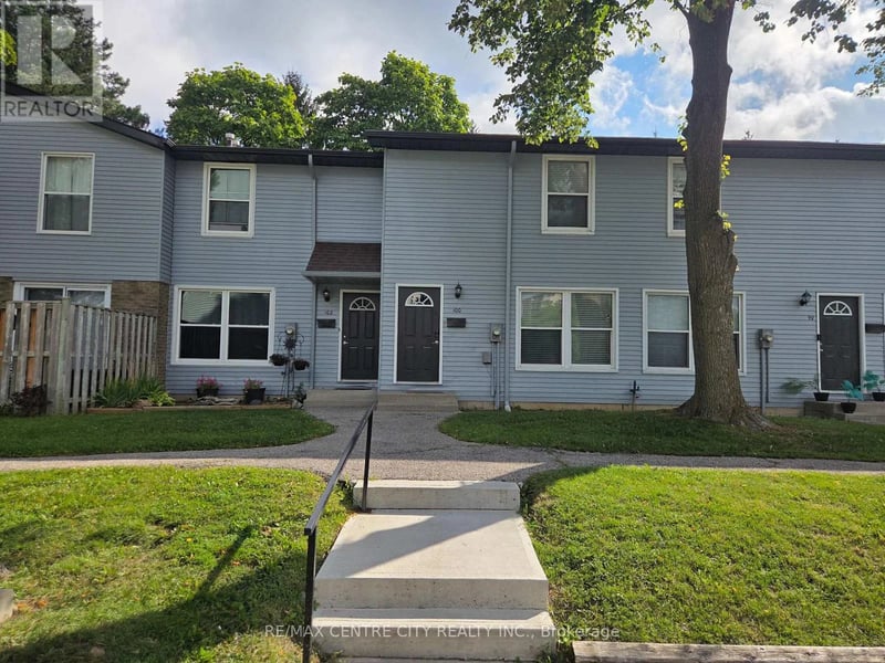#100 70 Fiddlers Green Road, London North (North P), Ontario, N6H4R4, London North (North P), Ontario — photo 1 of 5