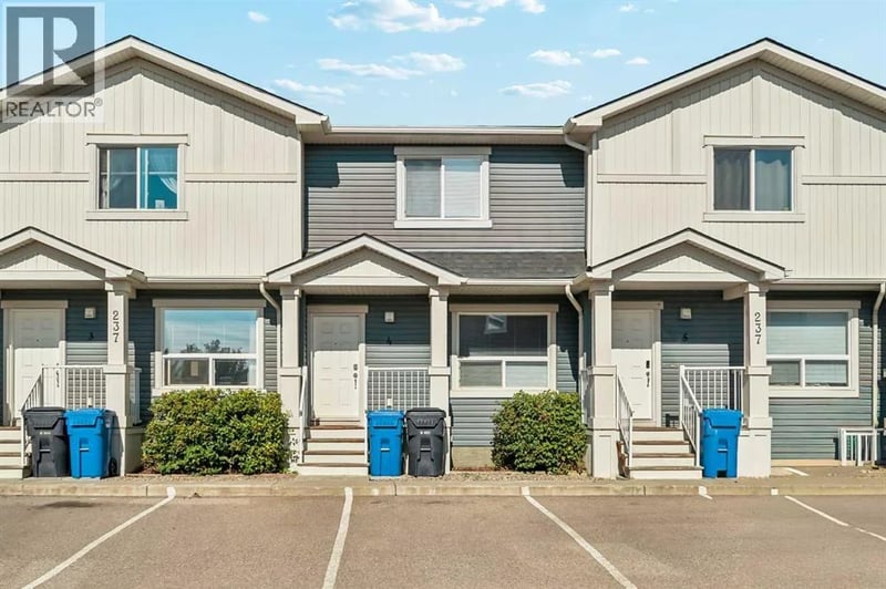 237 Silkstone Road West, Lethbridge, Alberta, T1J4J9, Lethbridge, Alberta — photo 1 of 5