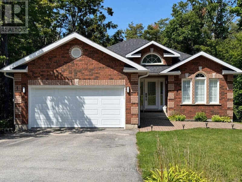 8 Alpine Way, Oro-Medonte (Horseshoe Valley), Ontario, L0L2L0, Oro-Medonte (Horseshoe Valley), Ontario — photo 1 of 5