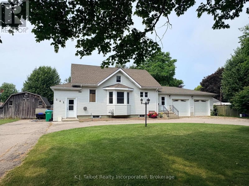 342 John Street, Goderich (Goderich (Town)), Ontario, N7A4B3, Goderich (Goderich (Town)), Ontario — photo 1 of 5