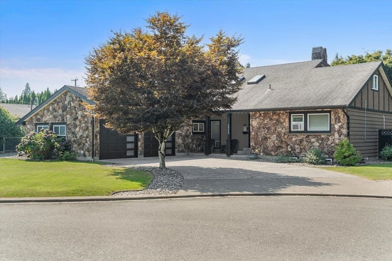 1752 CEDAR Place, Agassiz, British Columbia, V0M1A2, Agassiz, British Columbia — photo 1 of 5
