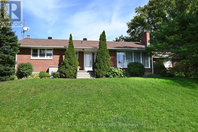 499 County Rd 29 Road, Rideau Lakes, Ontario, K7A4S5, Rideau Lakes, Ontario — photo 1 of 5