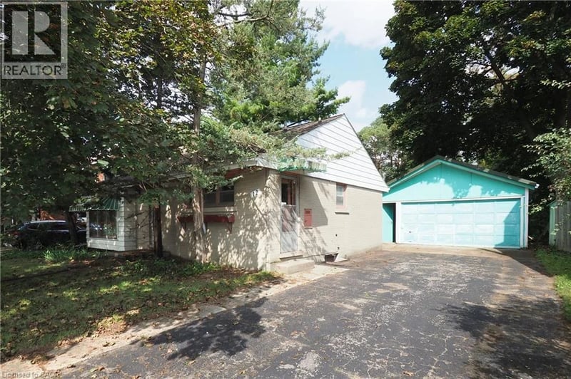 12 OAKWOOD Avenue, Kitchener, Ontario, N2H6G9, Kitchener, Ontario — photo 1 of 5