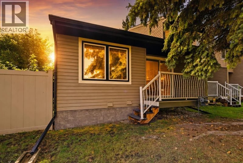 96 Holmes Street, Red Deer, Alberta, T4N6G6, Red Deer, Alberta — photo 1 of 5