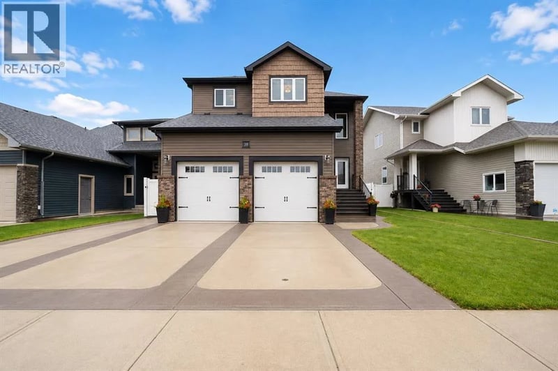 38 Sterling Link Southeast, Medicine Hat, Alberta, T1B4N2, Medicine Hat, Alberta — photo 1 of 5