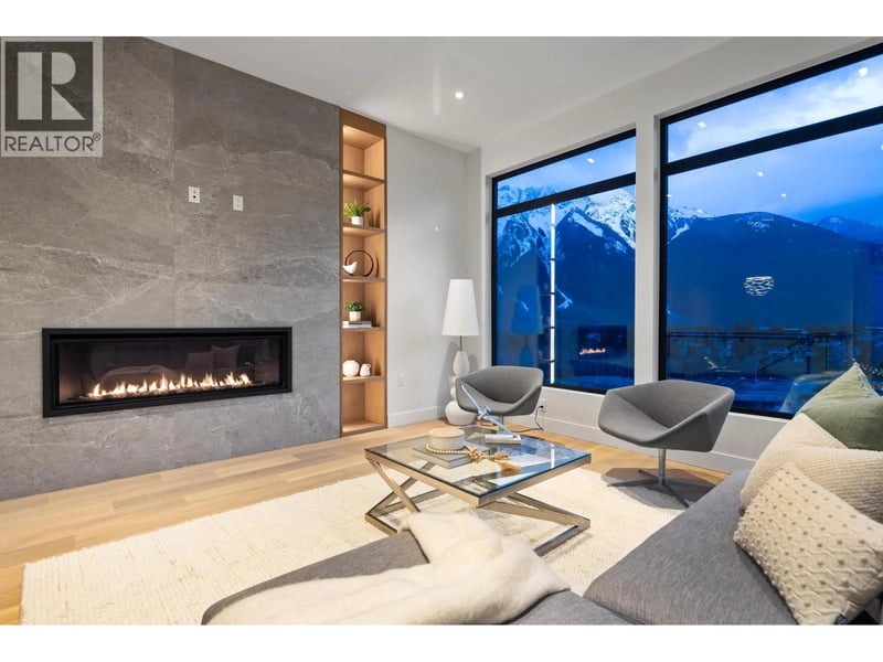7683 CERULEAN Drive, Pemberton, British Columbia, V0N2L3, Pemberton, British Columbia — photo 1 of 5