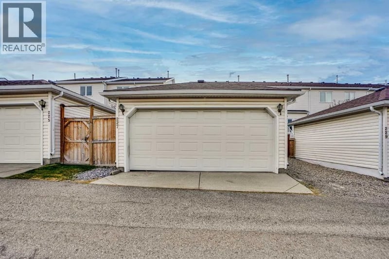 227 Citadel Lane Northwest, Calgary, Alberta, T3G4E1, Calgary, Alberta — photo 1 of 5