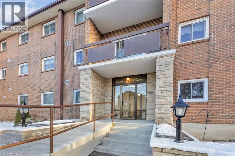 #202 67 BRECKENRIDGE Drive, Kitchener, Ontario, N2B3R8, Kitchener, Ontario — photo 1 of 5