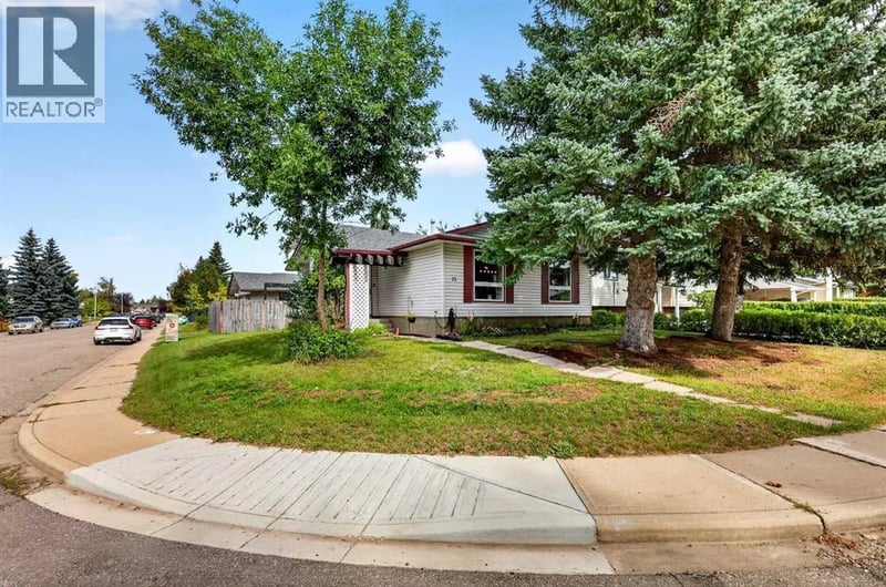 12 Brentwood Drive East, Strathmore, Alberta, T1P1G1, Strathmore, Alberta — photo 1 of 5