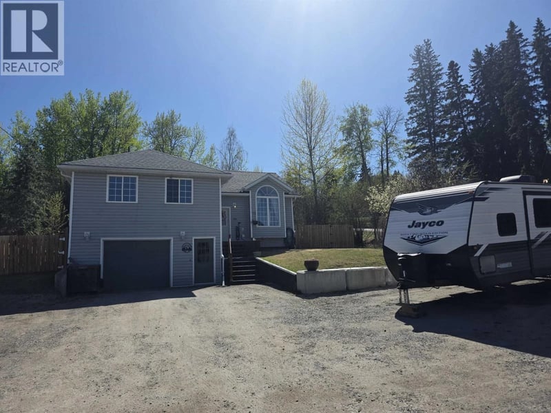 398 5TH Street, Vanderhoof, British Columbia, V0J3A0, Vanderhoof, British Columbia — photo 1 of 5