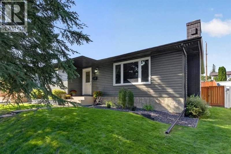 292 Silver Brook Way Northwest, Calgary, Alberta, T3B3G8, Calgary, Alberta — photo 1 of 5