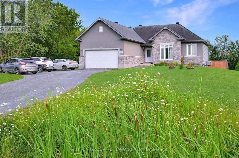 588 Russell Road, Clarence-Rockland, Ontario, K0A2A0, Clarence-Rockland, Ontario — photo 1 of 5