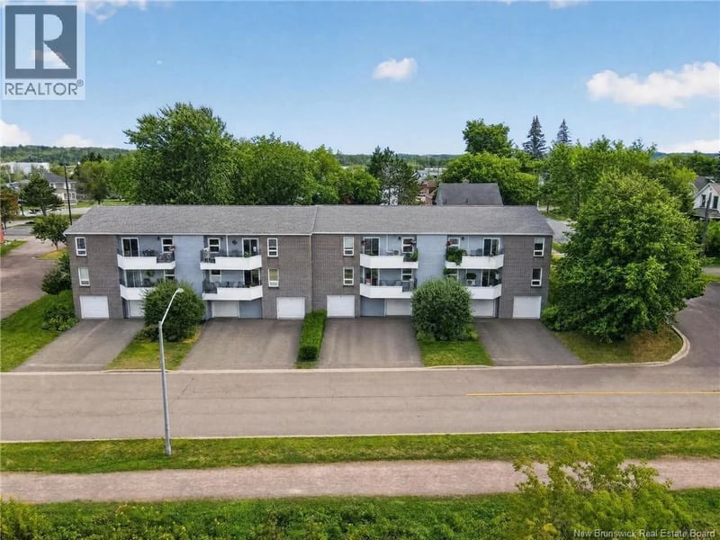 60 Westmount Boulevard Unit# 1, Moncton, New Brunswick, E1E4G8, Moncton, New Brunswick — photo 1 of 5