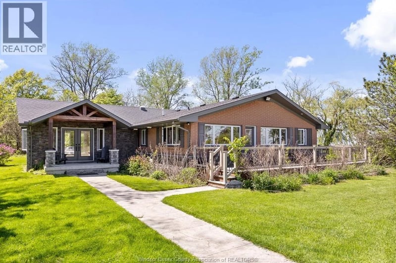 16660 COUTURE BEACH, Lakeshore, Ontario, N0P2L0, Lakeshore, Ontario — photo 1 of 5