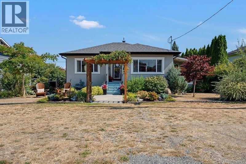 417 White Street, Ladysmith, British Columbia, V9G1B7, Ladysmith, British Columbia — photo 1 of 5