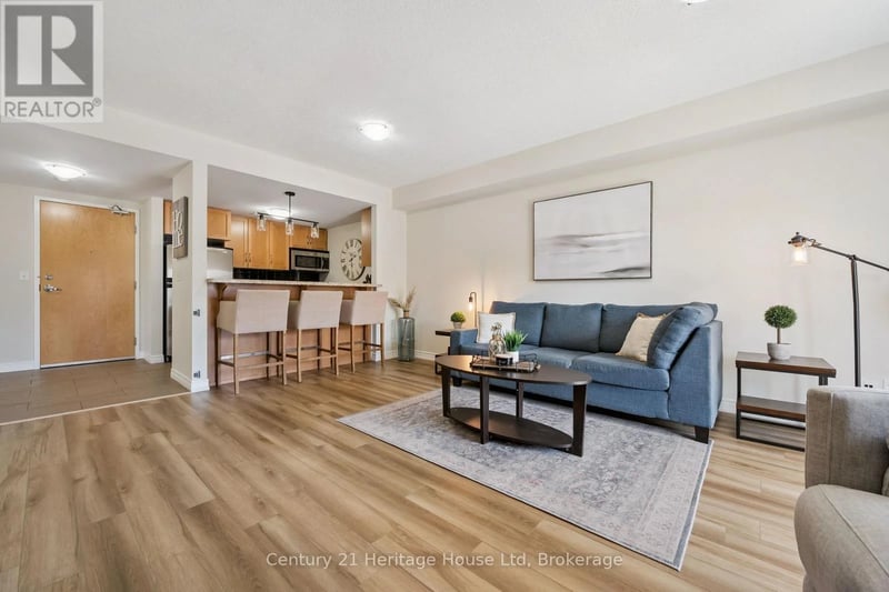 #207 901 Paisley Road, Guelph (Willow West/Sugarbush/West Acres), Ontario, N1K0A7, Guelph (Willow West/Sugarbush/West Acres), Ontario — photo 1 of 5