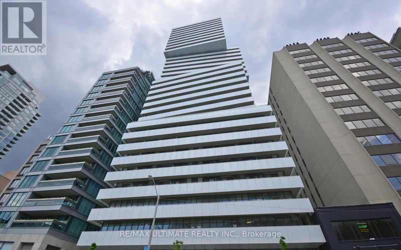 #803 200 Bloor Street West, Toronto (Annex), Ontario, M5S1T8, Toronto (Annex), Ontario — photo 1 of 5