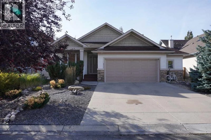611 Cavendish Beach Bay, Chestermere, Alberta, T1X1H9, Chestermere, Alberta — photo 1 of 5