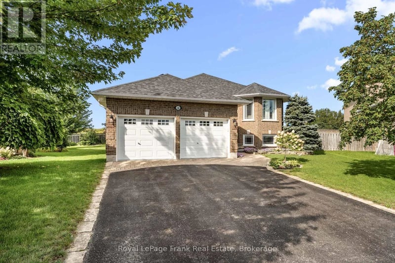 18 Matthews Court, Peterborough (Monaghan Ward 2), Ontario, K9K2S8, Peterborough (Monaghan Ward 2), Ontario — photo 1 of 5