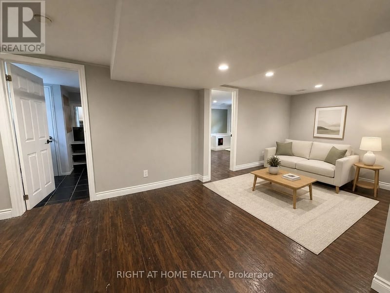 #Lower 830 Brucedale Avenue East, Hamilton (Sunninghill), Ontario, L8T1L3, Hamilton (Sunninghill), Ontario — photo 1 of 5