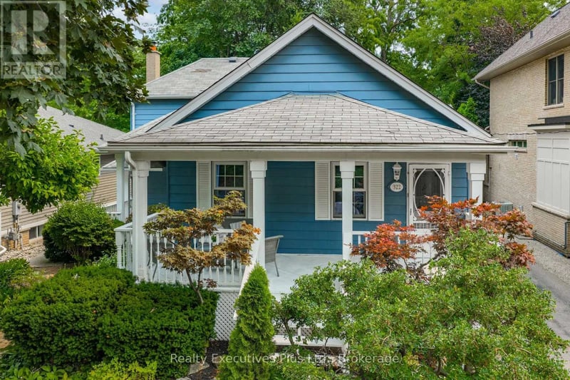 322 Pine Avenue, Oakville (OO Old Oakville), Ontario, L6J2J9, Oakville (OO Old Oakville), Ontario — photo 1 of 5
