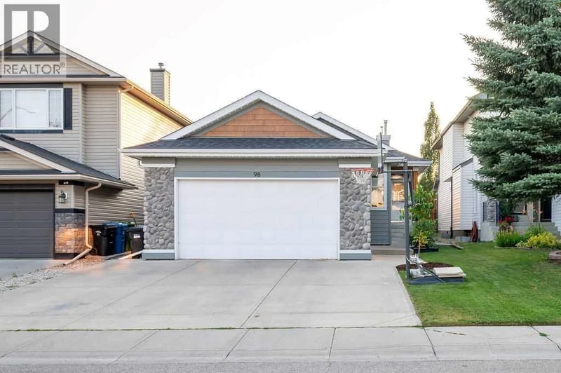 98 Chapala Grove Southeast, Calgary, Alberta, T2X3V5, Calgary, Alberta — photo 1 of 5
