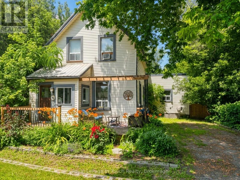 4 Gray Street, Severn (Coldwater), Ontario, L0K1E0, Severn (Coldwater), Ontario — photo 1 of 5