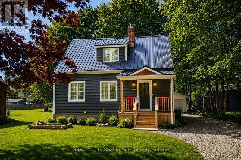 120 Mark Street West, Grey Highlands, Ontario, N0C1H0, Grey Highlands, Ontario — photo 1 of 5