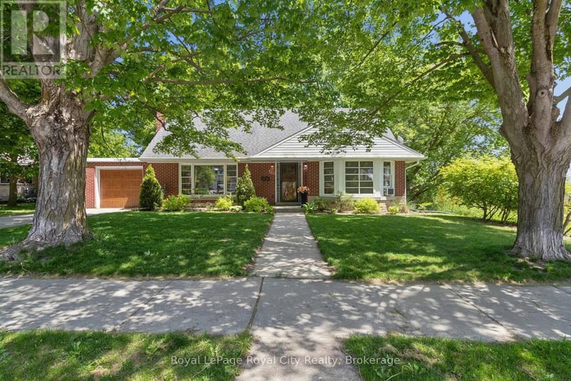 120 Hill Street East, Centre Wellington (Fergus), Ontario, N1M1G9, Centre Wellington (Fergus), Ontario — photo 1 of 5