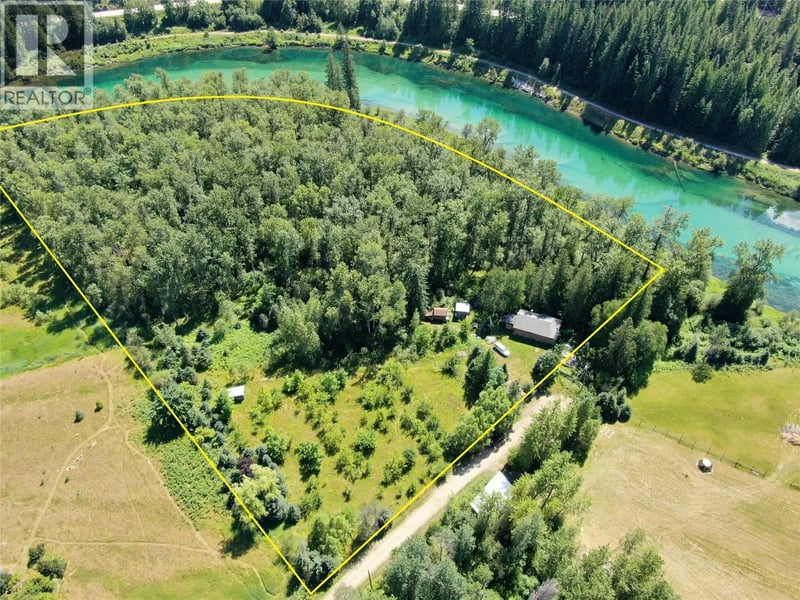 6268 Picard Road, Appledale, British Columbia, V0G2J0, Appledale, British Columbia — photo 1 of 5