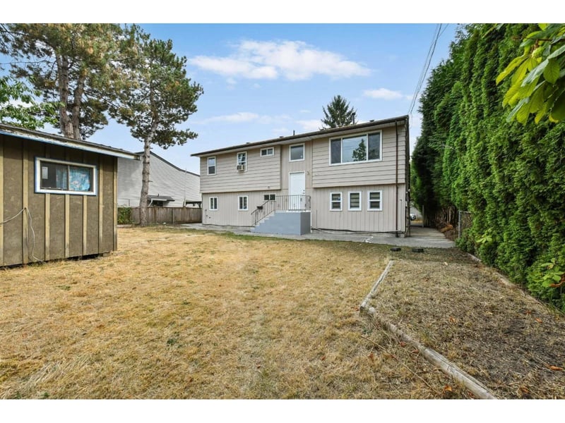 17424 64 Avenue, Surrey, British Columbia, V3S1Y9, Surrey, British Columbia — photo 1 of 5