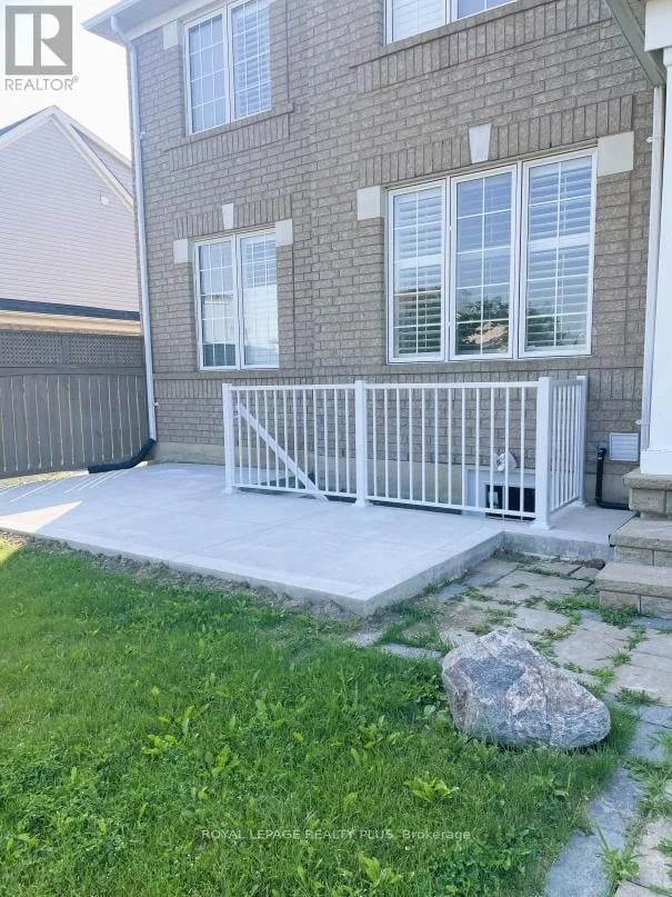 #Bsmt 455 Trudeau Drive, Milton (CL Clarke), Ontario, L9T5K8, Milton (CL Clarke), Ontario — photo 1 of 5