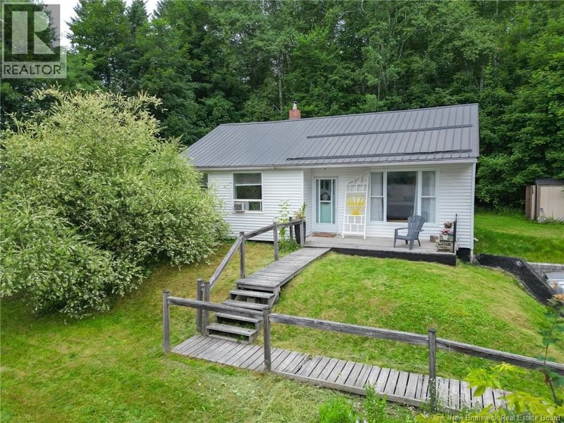 107 Sharkey Street, Woodstock, New Brunswick, E7M2R1, Woodstock, New Brunswick — photo 1 of 5