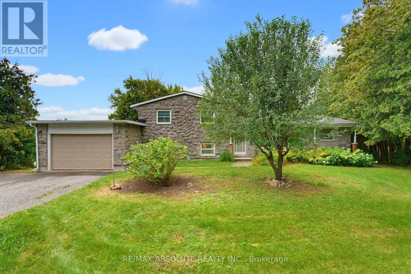 1996 Old Carp Road, Ottawa, Ontario, K0A1L0, Ottawa, Ontario — photo 1 of 5