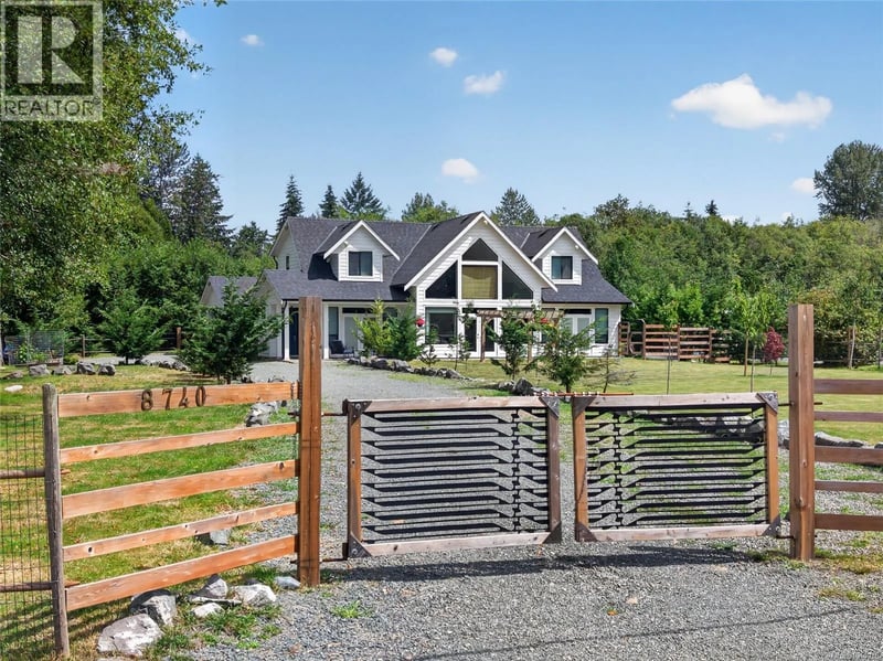 8740 OYSTER RIVER Way, Black Creek, British Columbia, V9J1K3, Black Creek, British Columbia — photo 1 of 5