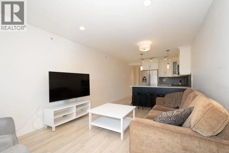 #303 4548 HASTINGS Street, Burnaby, British Columbia, V5C2K4, Burnaby, British Columbia — photo 1 of 5