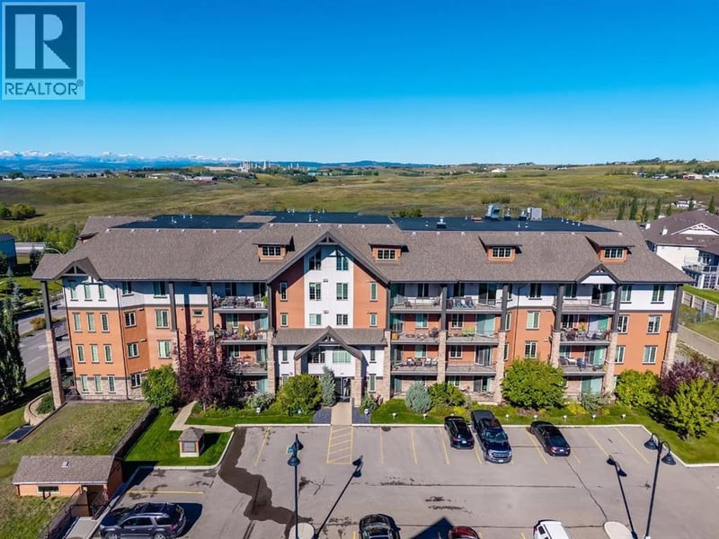15 Sunset Square, Cochrane, Alberta, T4C0E7, Cochrane, Alberta — photo 1 of 5