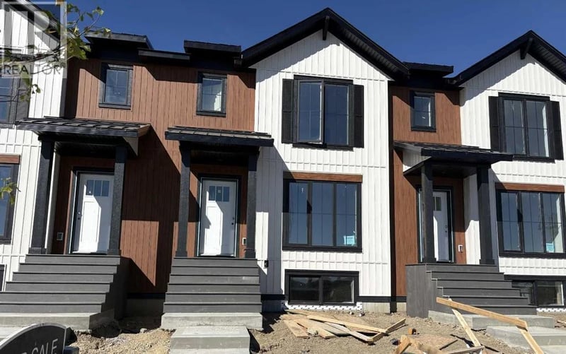 38 Station Drive, Sylvan Lake, Alberta, T4S0W7, Sylvan Lake, Alberta — photo 1 of 5
