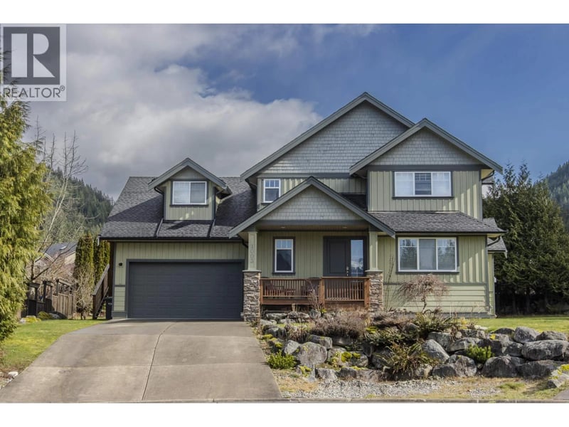 1003 ASH Place, Squamish, British Columbia, V8B0W2, Squamish, British Columbia — photo 1 of 5