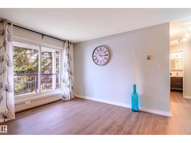 #237 10636 120 ST NW, Edmonton, Alberta, T5H4L5, Edmonton, Alberta — photo 1 of 5