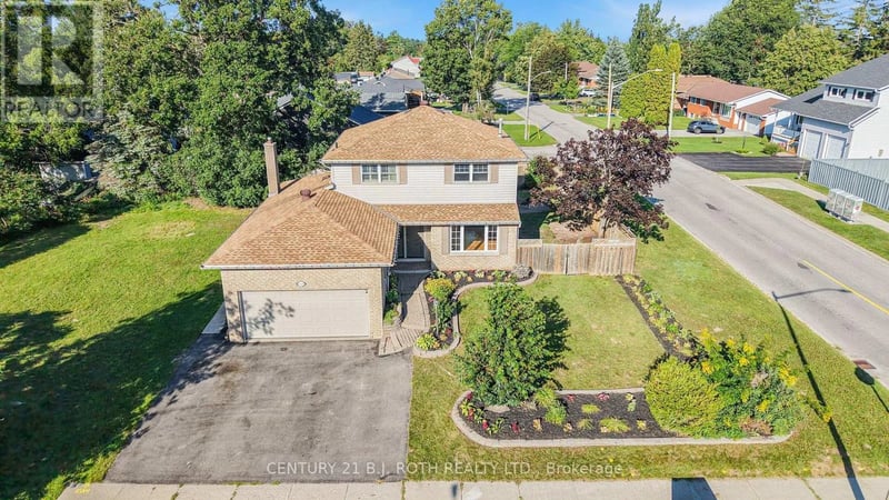 104 WOODSIDE Drive, Orillia, Ontario, L3V7N7, Orillia, Ontario — photo 1 of 5