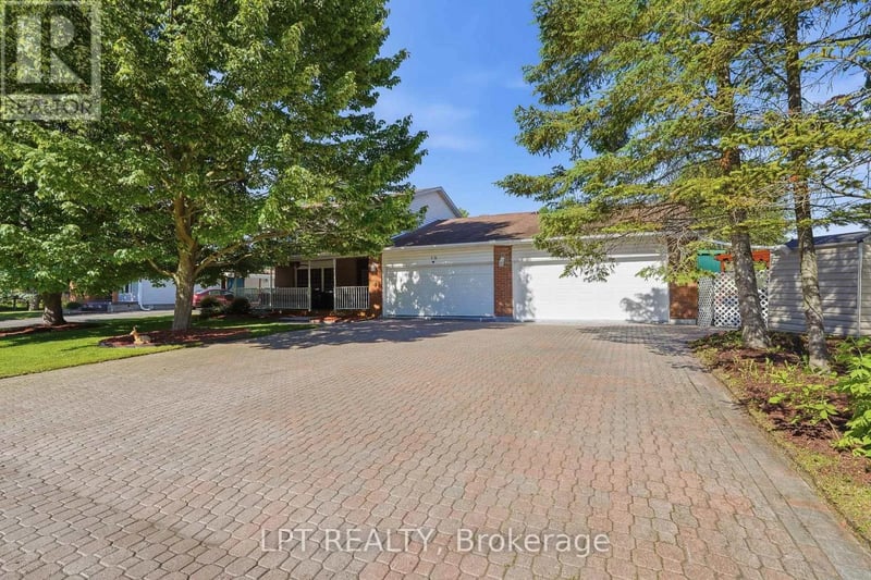 18 Louise Crescent, Russell, Ontario, K0A1W0, Russell, Ontario — photo 1 of 5